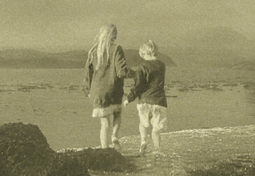 A gay PWA as a catalyst for family reconciliation on the Irish coast